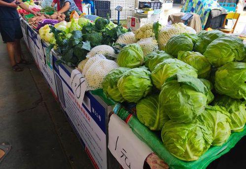 摆个摊吃瓜,街头小吃的魅力与人生百态